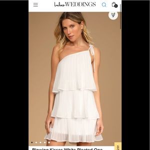 Blowing Kisses Lulu’s dress ✨